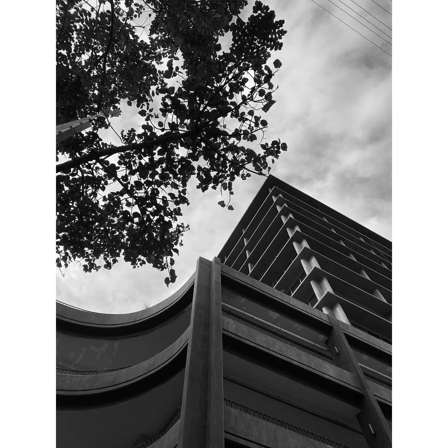 Office Tower - Under Construction
.⁠
.⁠
.⁠
.⁠
Collaborator: @studio_mehta
Builder: @laxmanbhai_construction⁠
Developer: @saggitariusholdingslimited
#osarchitecture #objectsubjectarchitecture #architecture #kenyanarchitecture #kenyanarchitects #design