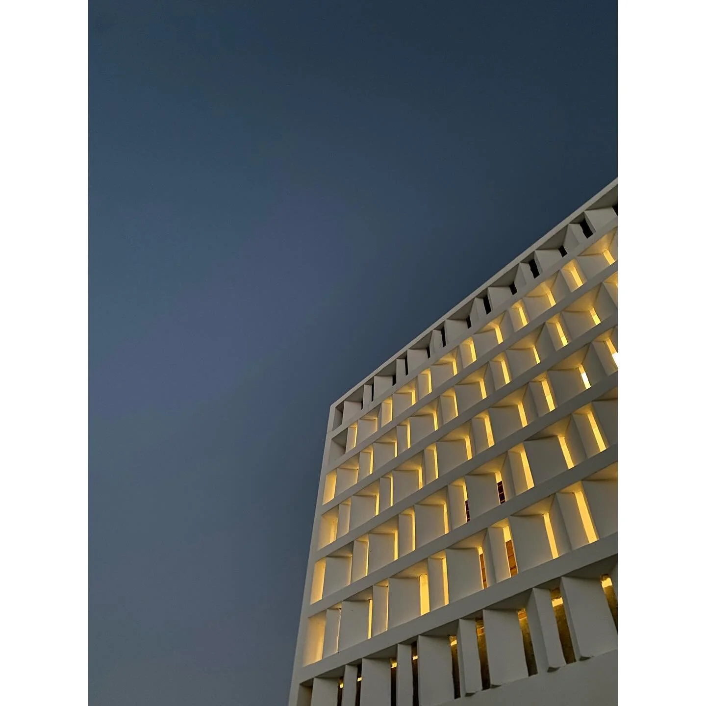 Coastal Dwelling
Collaborator: @studio_mehta
Builder: @Procyoninfraworksltd
.
.
.
.
#osarchitecture #objectsubjectarchitecture #architecture #kenyanarchitecture #kenyanarchitects #design #kenyandesign #coastaldwelling #contemporaryswahili #swahiliarc