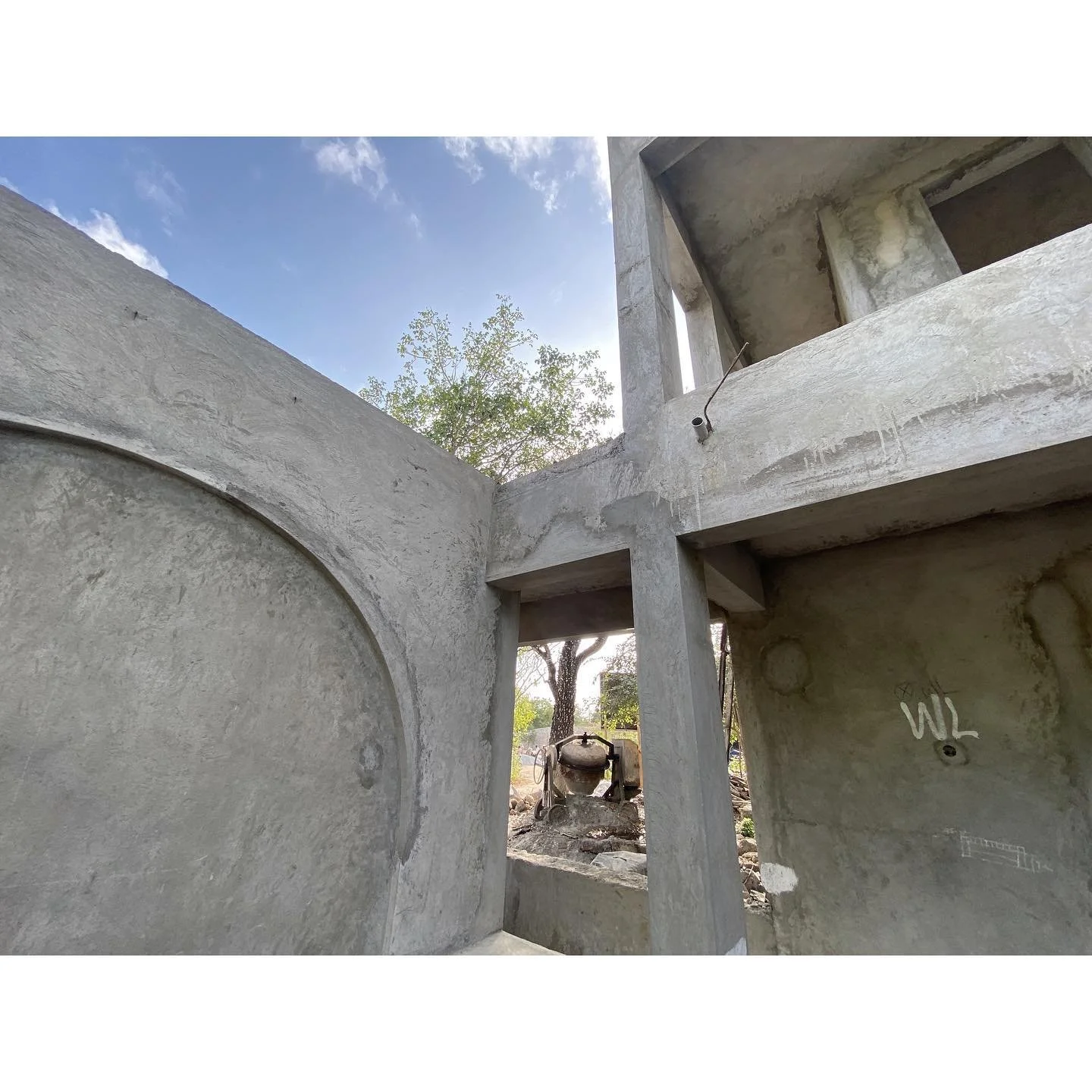 Coastal Dwelling - Under Construction
.⁠
.⁠
.⁠
.⁠
Collaborator: @studio_mehta 
Builder: @headstreamconstruction
#osarchitecture #objectsubjectarchitecture #architecture #kenyanarchitecture #kenyanarchitects #design #kenyandesign #coastaldwelling #con