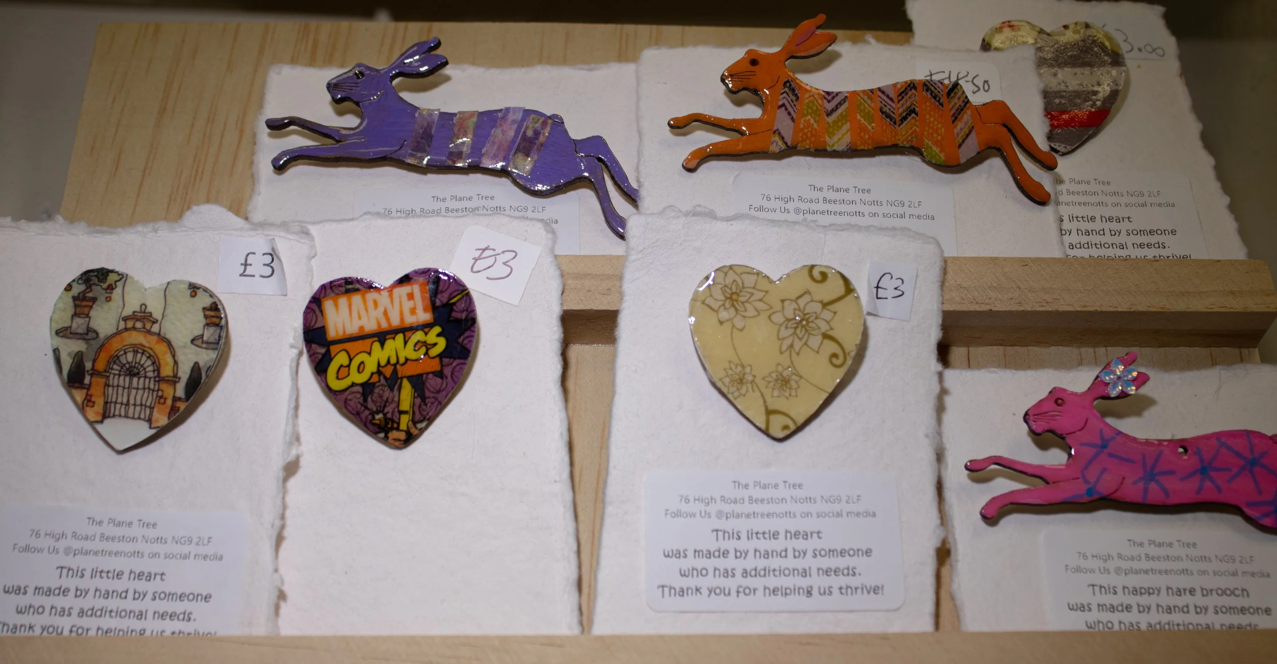 The_Plane_Tree_Pins_Hare_Hearts_Close-up.jpg