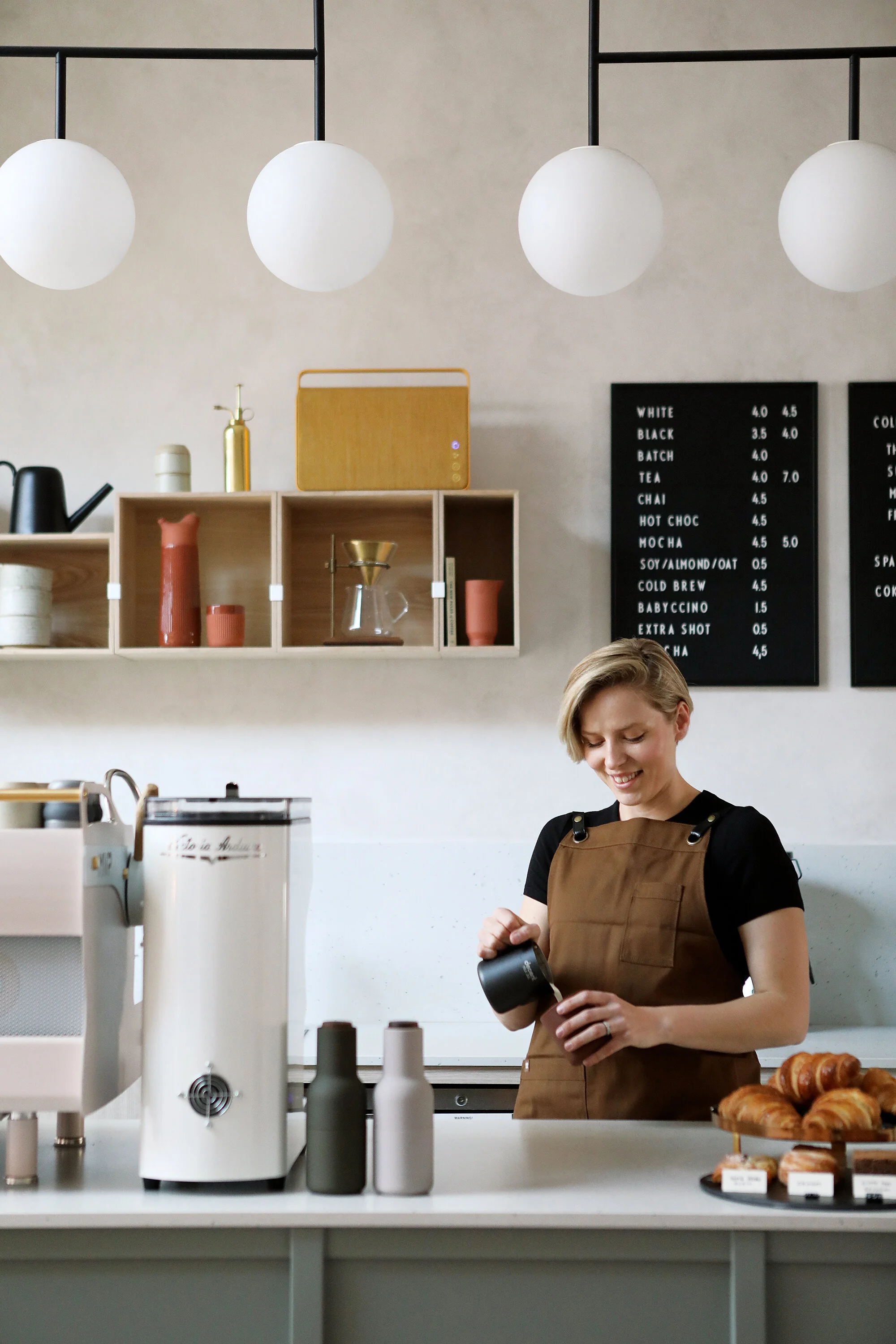  ASHLEY - ARRIVAL HALL 