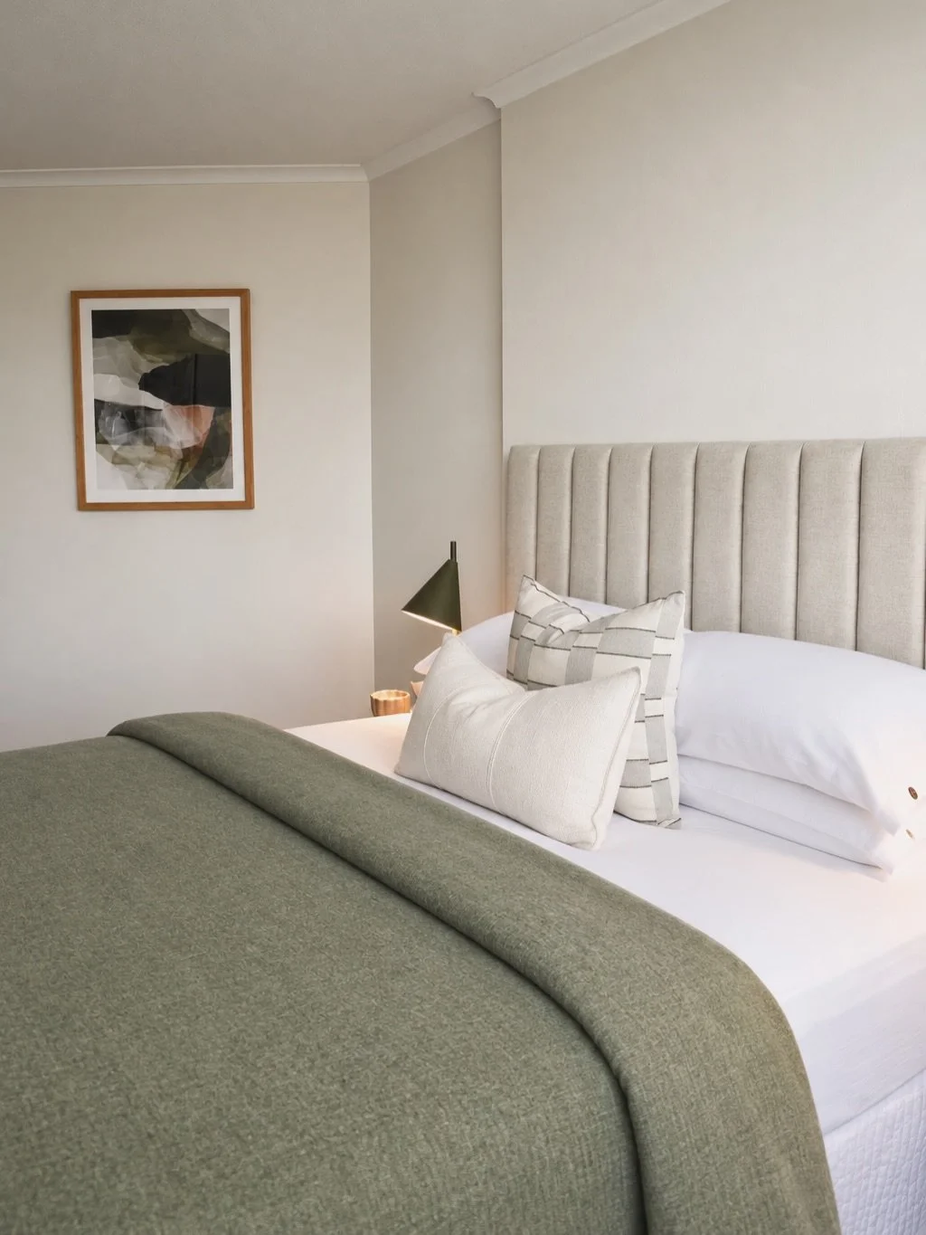 A little look inside 1407/73 Victoria Street, Potts Point 🤍

With sweeping Sydney views as the backdrop, every detail was styled to complement the apartment and allow its best features to shine.
 
Styled by The Dutch Stylist