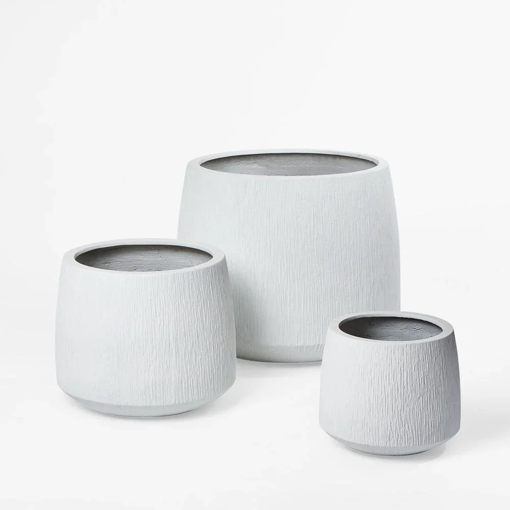 Vita set of 3 planter white
W29 x D29 x H29 cm (Small)
W42 x D42 x H42 cm (Medium) W50 x D50 x H50 cm (Large)
RRP: $521.00
Selling at: $350.00
Available: 1