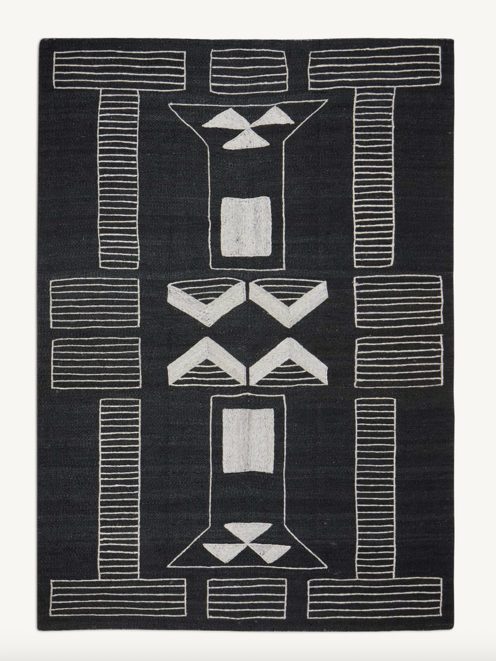 Vincent Jute Rug
250cm × 350cm
RRP: $1,919.00
Selling at: $780.00
Available: 1
