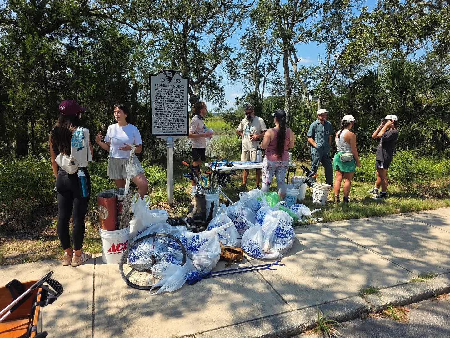 Many thanks Marsh Projectors! We pulled out about 200 lb of trash this weekend for the @scseagrant Beach and River Sweeps! Halsey Creek and Wagener Terrace are looking 👌