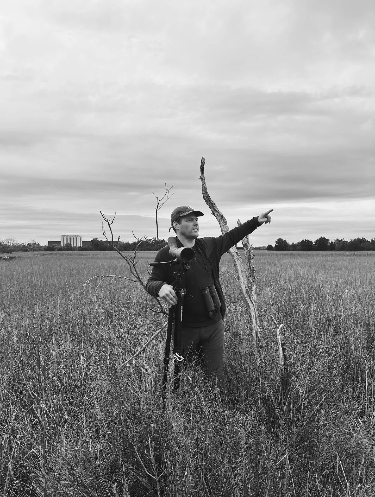 As part of the annual &ldquo;Great Backyard Bird Count,&rdquo; los marshies headed to Magnolia Cemetery - and its grand oaks and wandering tidal streams - to count birds! 

Thank you, Nicole and @b.robs.turner for being our bird guides!

And big than