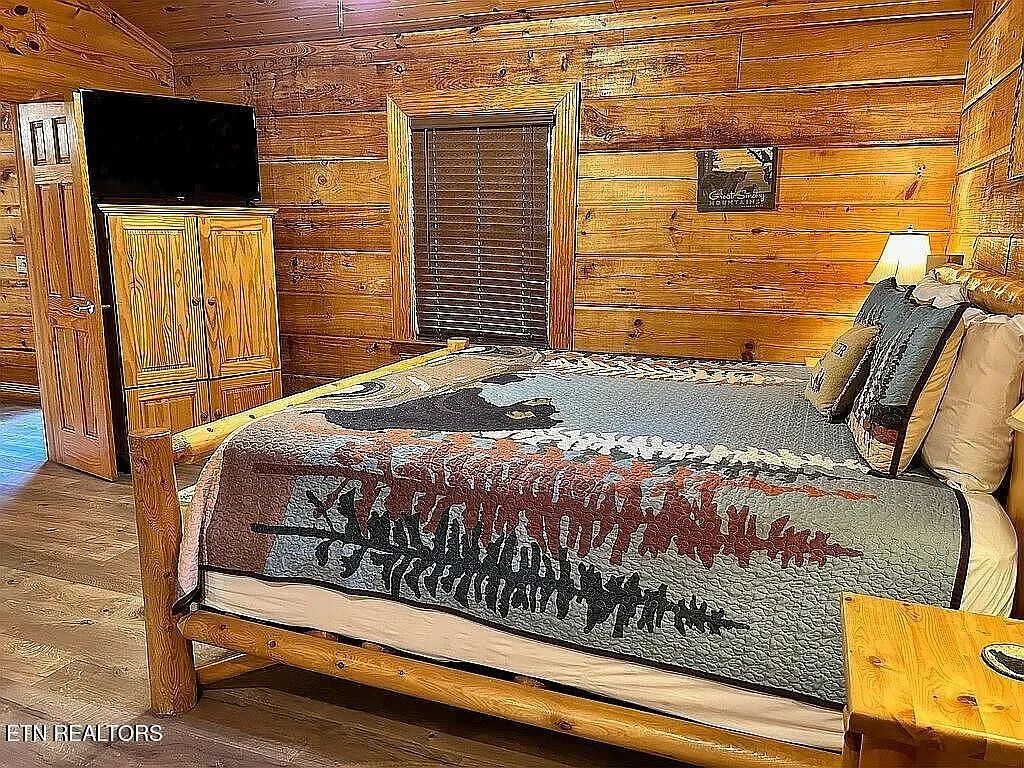 bedroom 2.webp