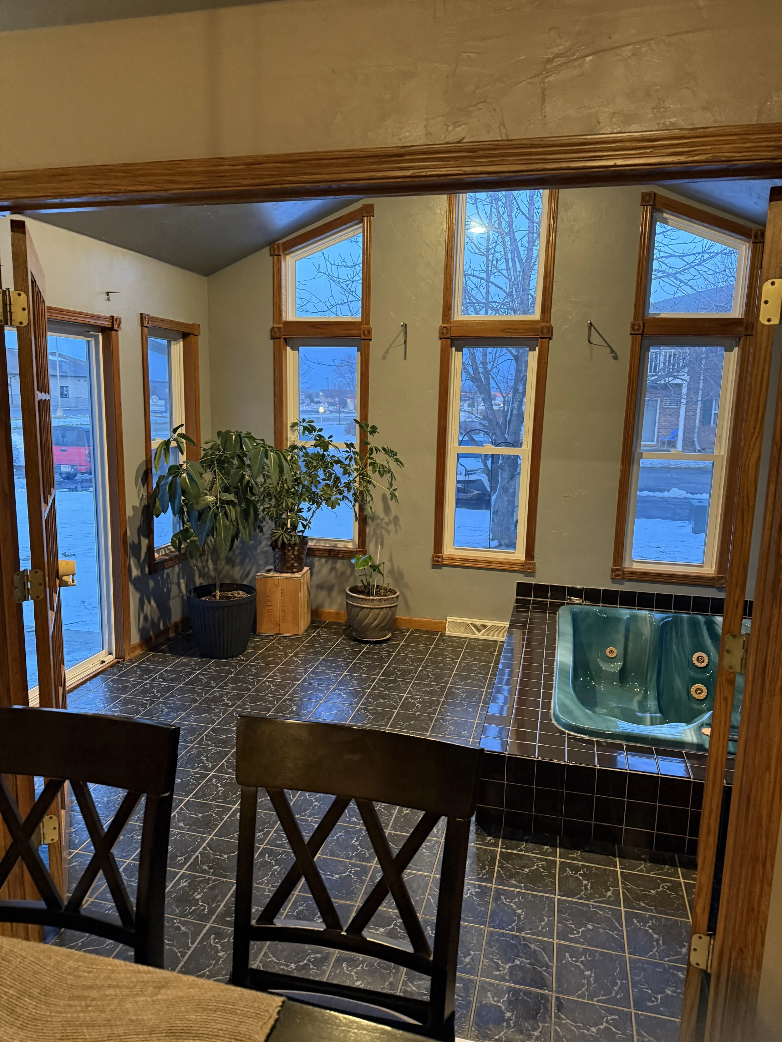 Sunroom Hottub.JPG