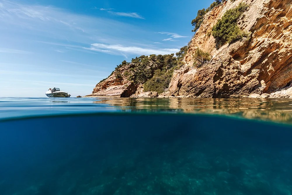 Se balader en mer, &agrave; la carte, avec
@baladeenmermarseille :
- Moments d'exceptions,
- D&eacute;couvertes et visites,
- Baignades et farniente,
- Services en mer,
- Ap&eacute;ro Sunset,
- Tournage et safari photo,
Balade en mer au gr&eacute; de