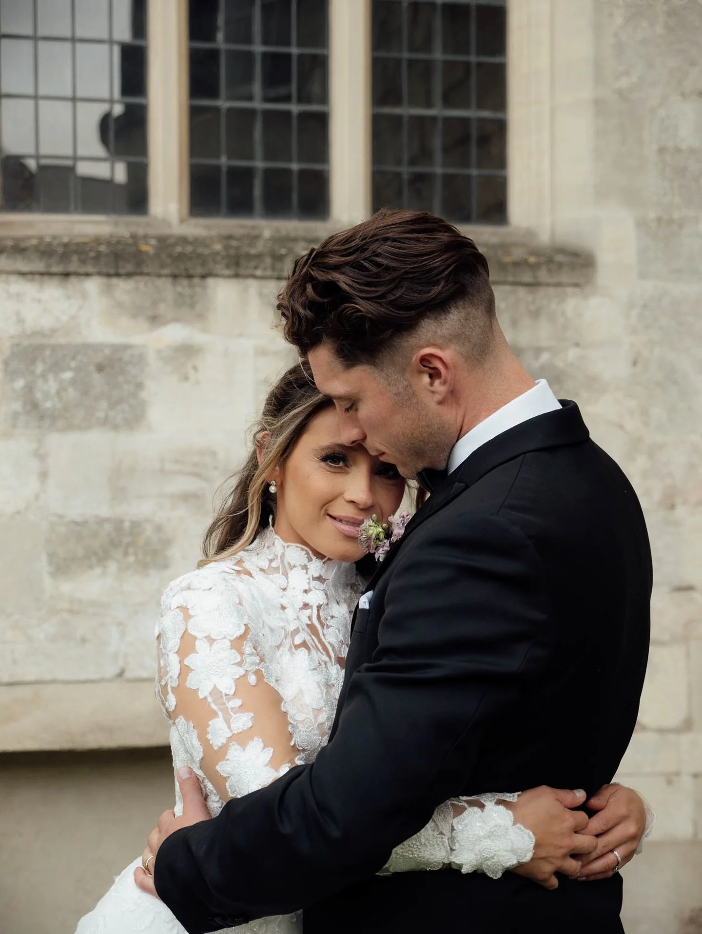 Whether I&rsquo;m working with real couples or professional models, my approach is always the same. I focus on real moments that every couple can achieve. I absolutely loved working with  @the.vanclan because they were so natural and so immersed in e