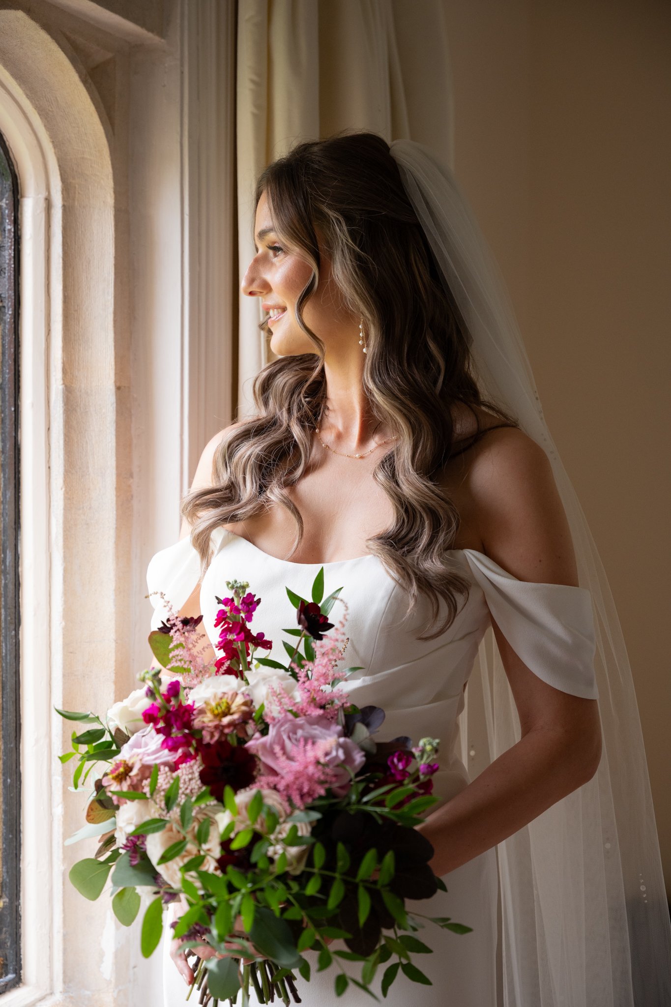 Notley-abbey-Bride-Getting-Ready-5.jpg