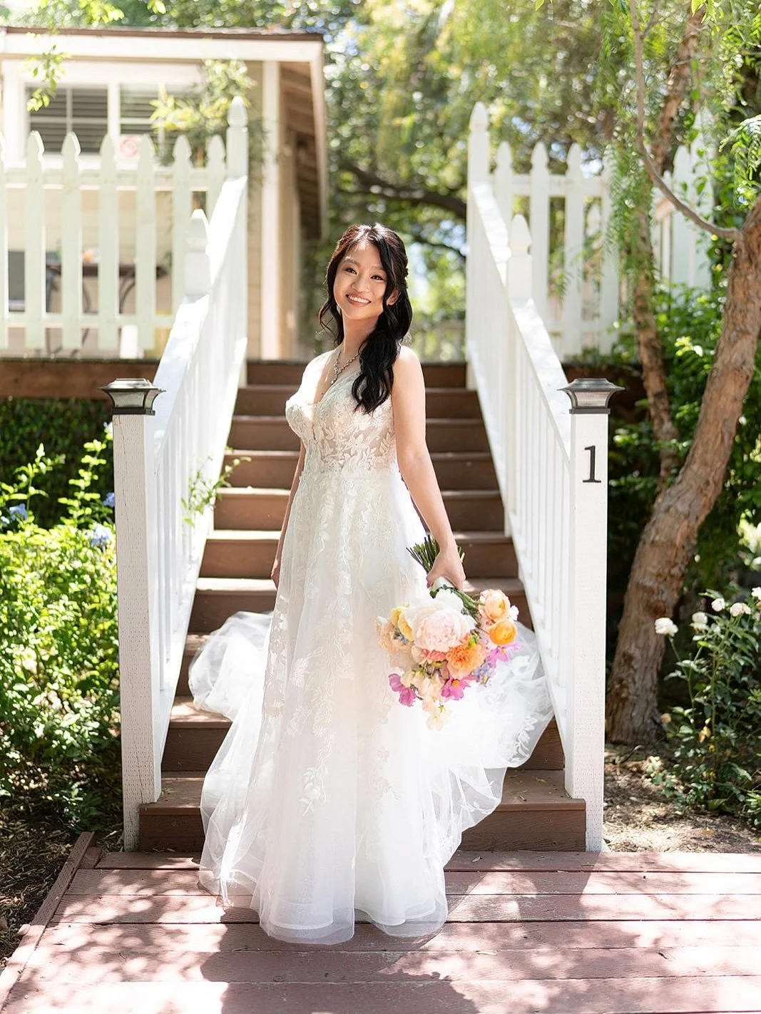 Malina is one of the sweetest brides I&rsquo;ve had the pleasure of working with! The soft half up, half down curls felt like they were made for this moment. Romantic without trying too hard, elegant without feeling overly formal. The way the loose w