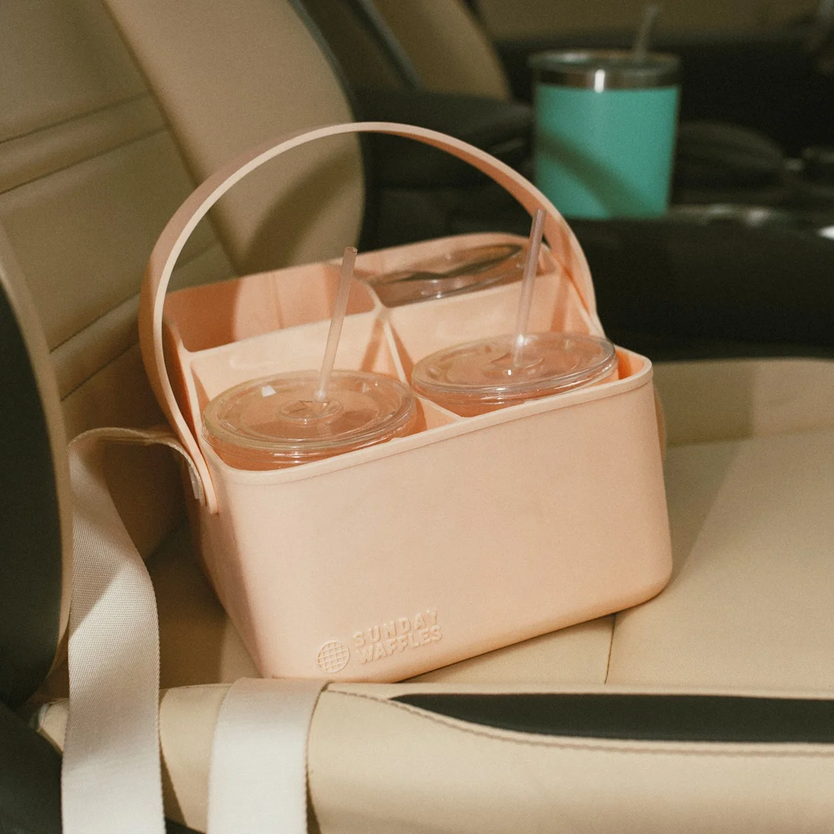 SundayWaffles-bevvy-tote-sprinkle-car-seat-product-design-spitfire.webp