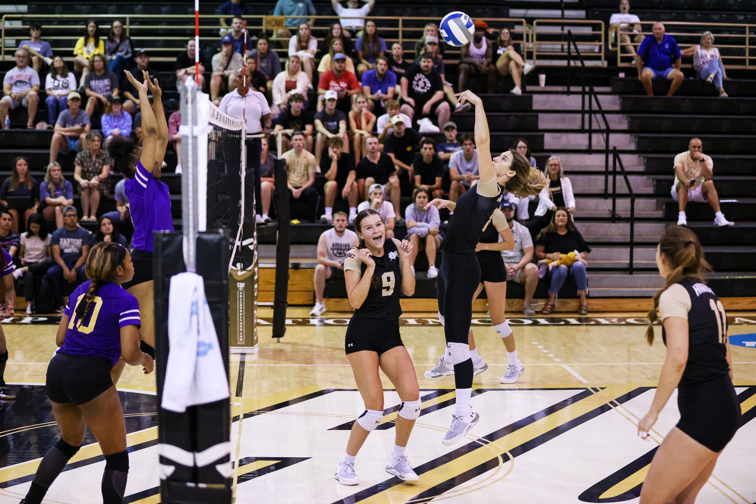 Sept. 9, 2022. Harding University Volleyball vs Lemoyne-Owen.