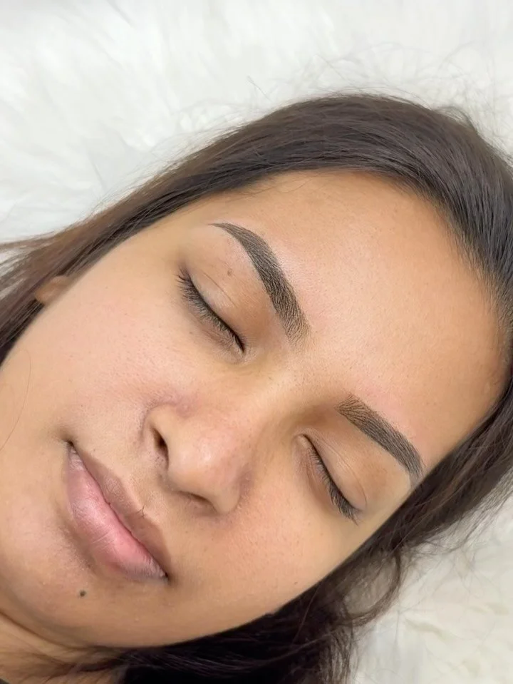 Low effort, high reward 🏆 

Ombre Brows make life so much easier. no pencils, no effort, just flawless brows waiting for you every morning

&rarr; gorgeous brows 24/7
&rarr; no smudging or fading
&rarr; soft, natural finish
&rarr; long-lasting confi