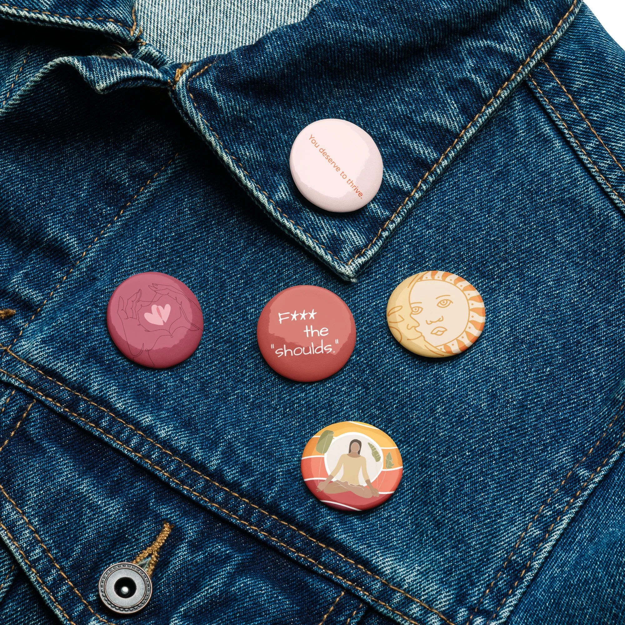 set-of-pin-buttons-white-1.25-front-6a46805ec4a32.jpg