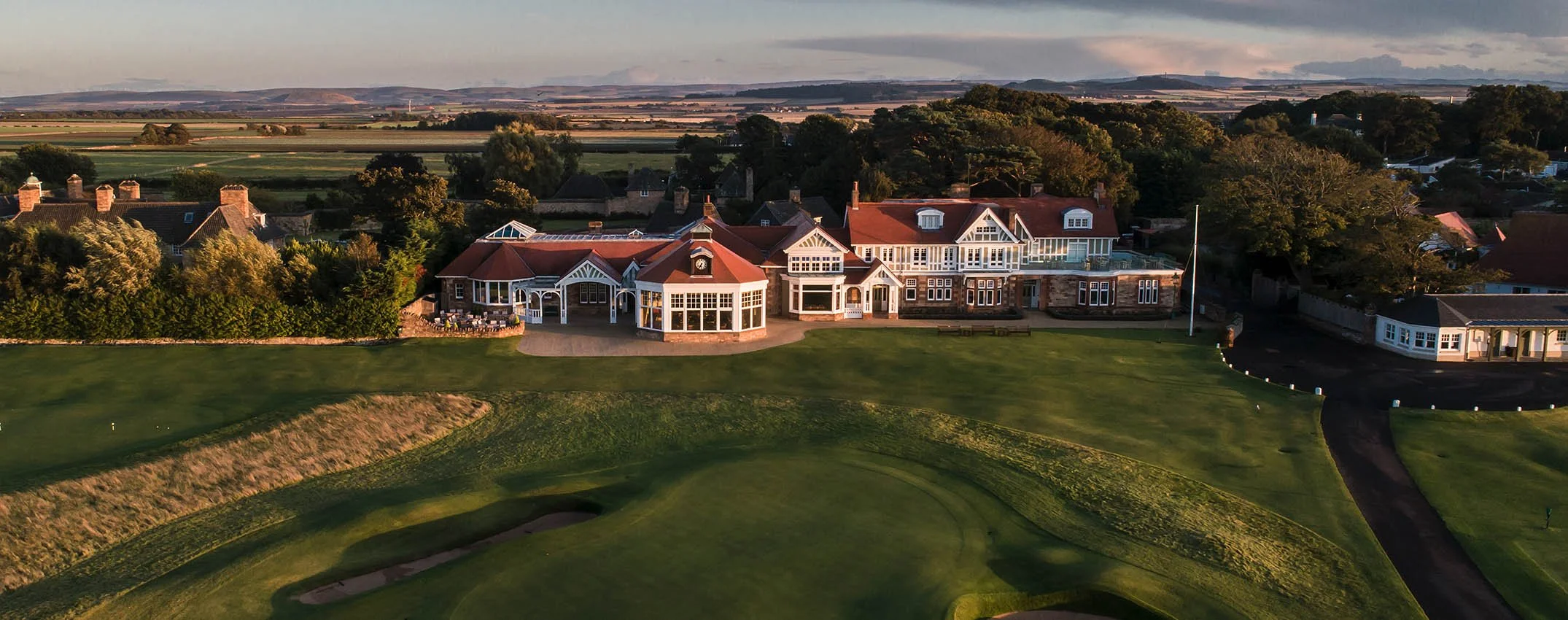 Muirfield-18th-green-clubhouse.jpg