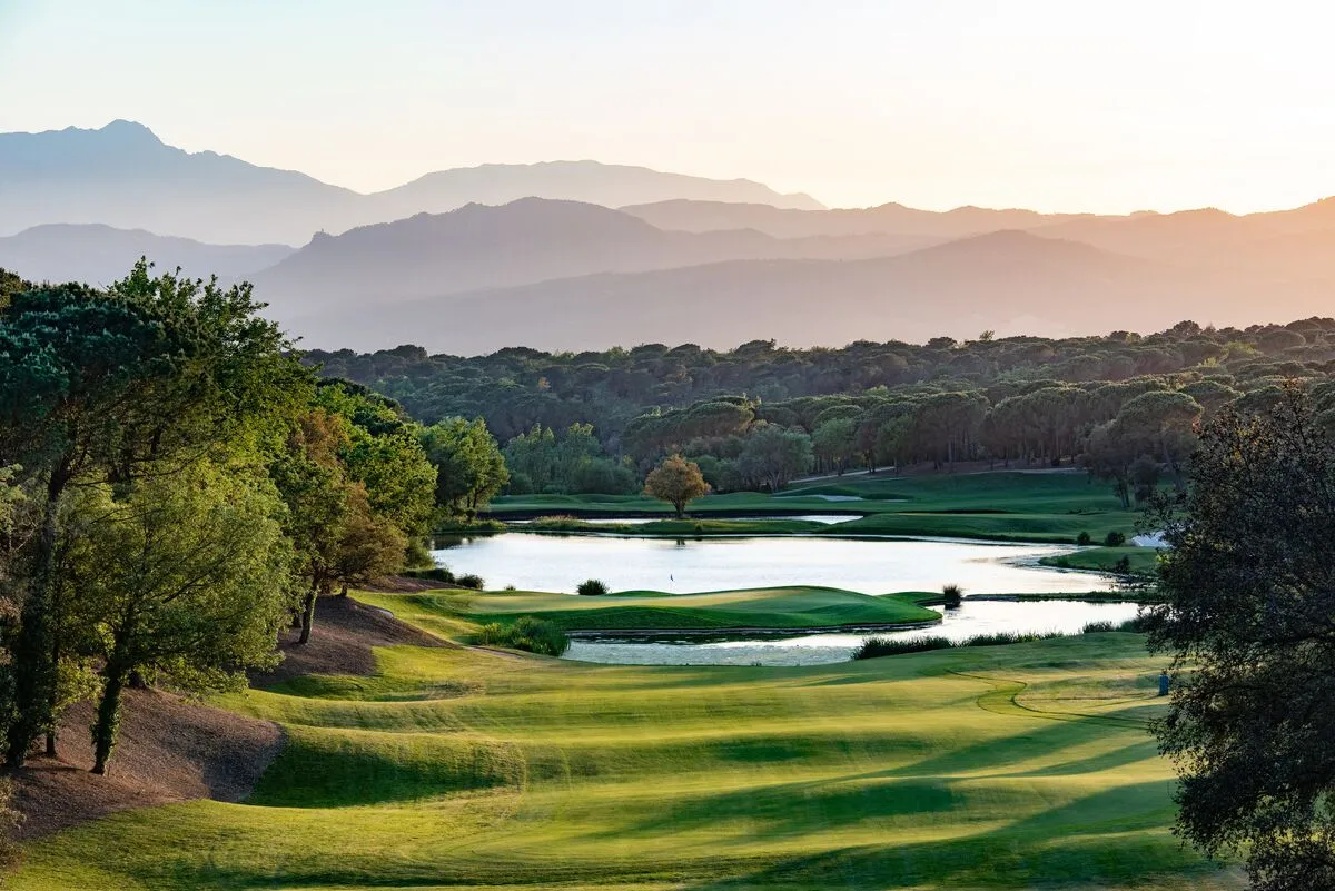 golfcamiral2-medium454-13c7c3e5d308d6e99300f37147091eb1.png
