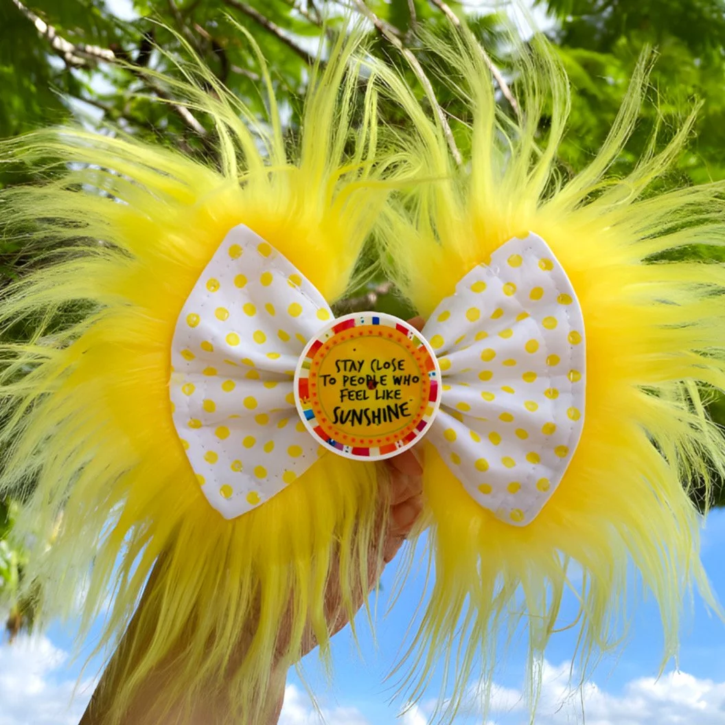 Golden Bloom Chatter Bow