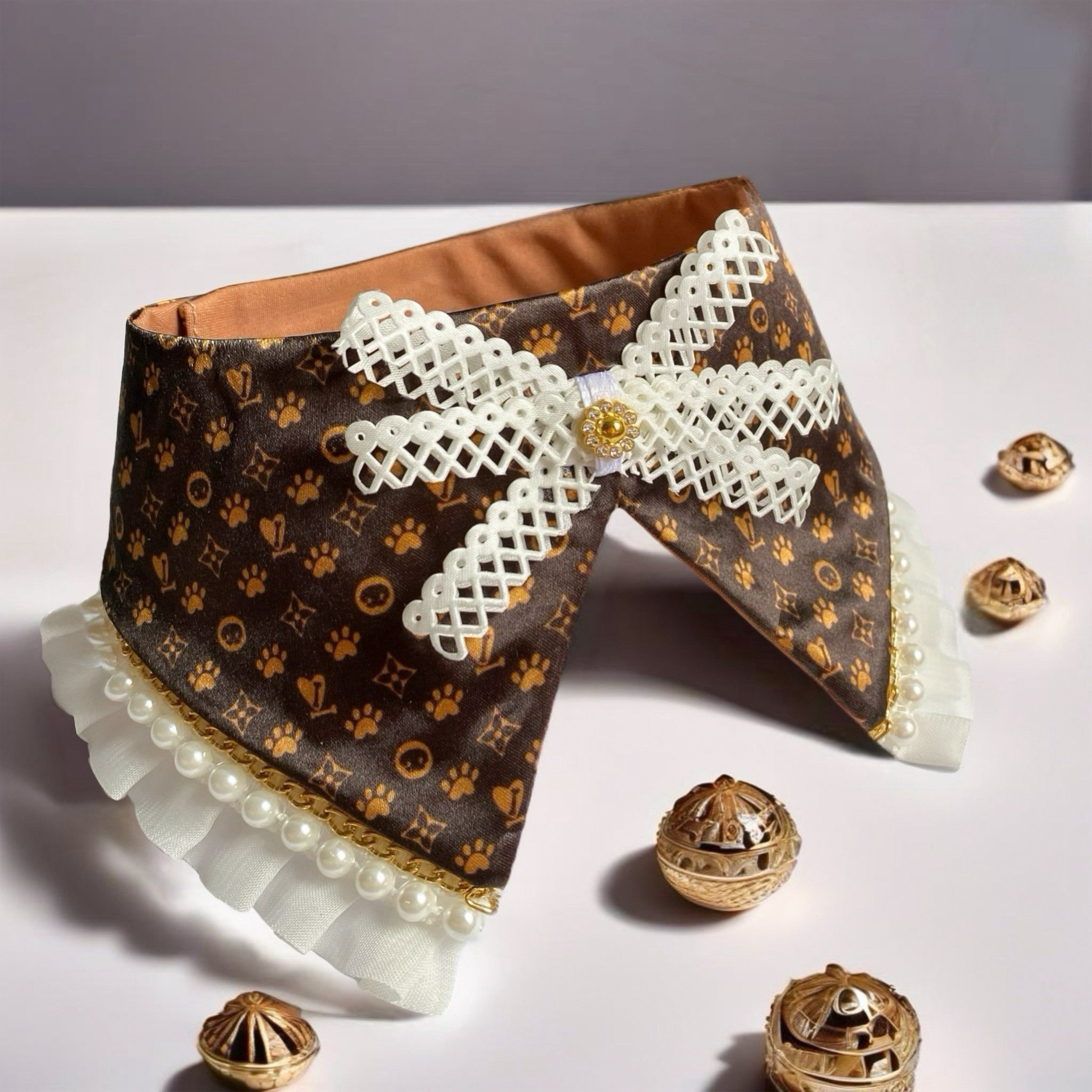 Audrey Ruffle Collar Bandana