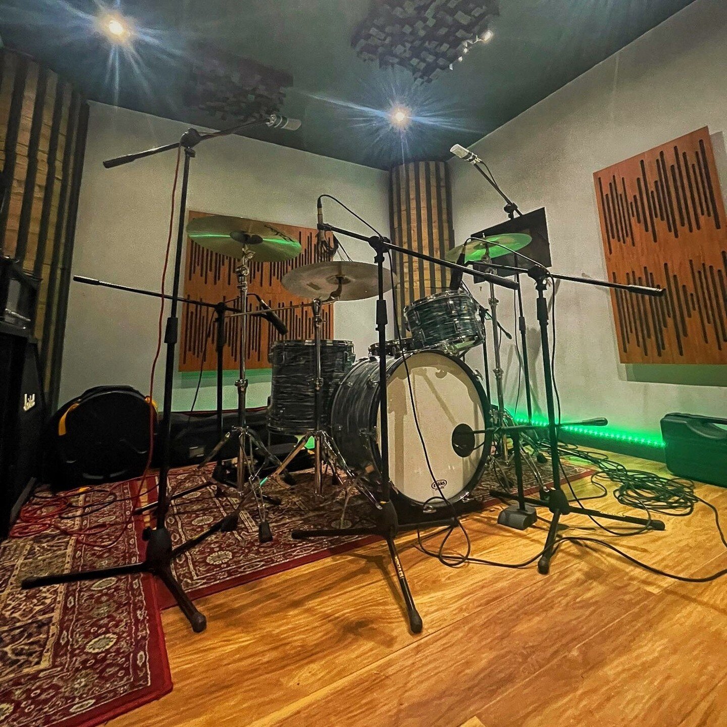 Amazing drum tracking day for our artists. Can&rsquo;t wait for you to hear them.⁠
⁠
⁠
⁠
#musicproducer #producer #newmusic #instamusic #singersongwriter #studiolife #producerlife #musicproduction #beats #musicindustry #musician #musicstudio #recordi