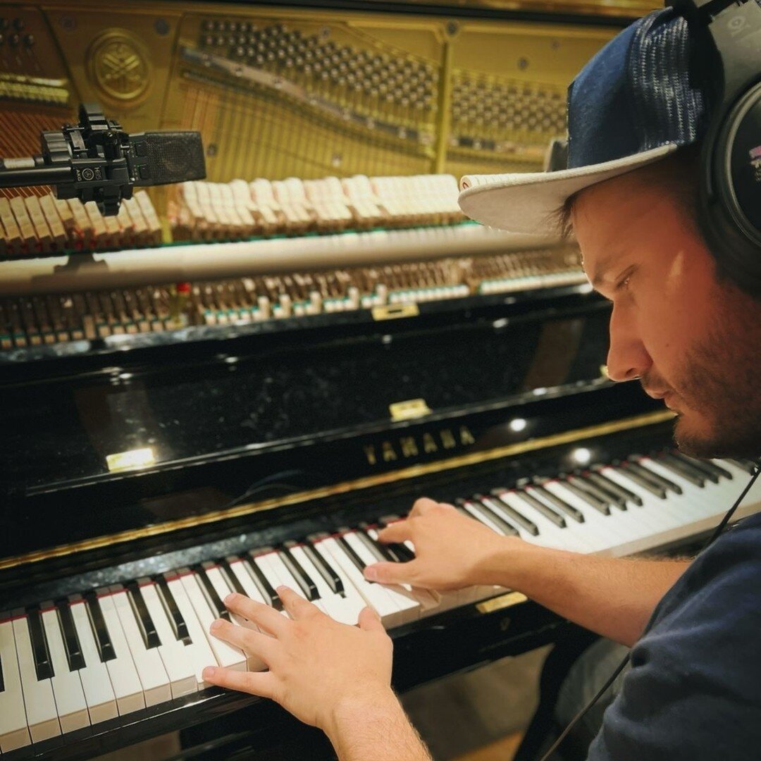 We absolutely love recording real pianos for our songs. ⁠
⁠
Using two stereo AKG C414'S, Two Stereo KM184s, and our U87. ⁠
⁠
⁠
⁠
⁠
⁠
⁠
⁠
⁠
⁠
⁠
#singer #musicproducer #audio #producer #newmusic #instamusic #singersongwriter #studiolife #producerlife #