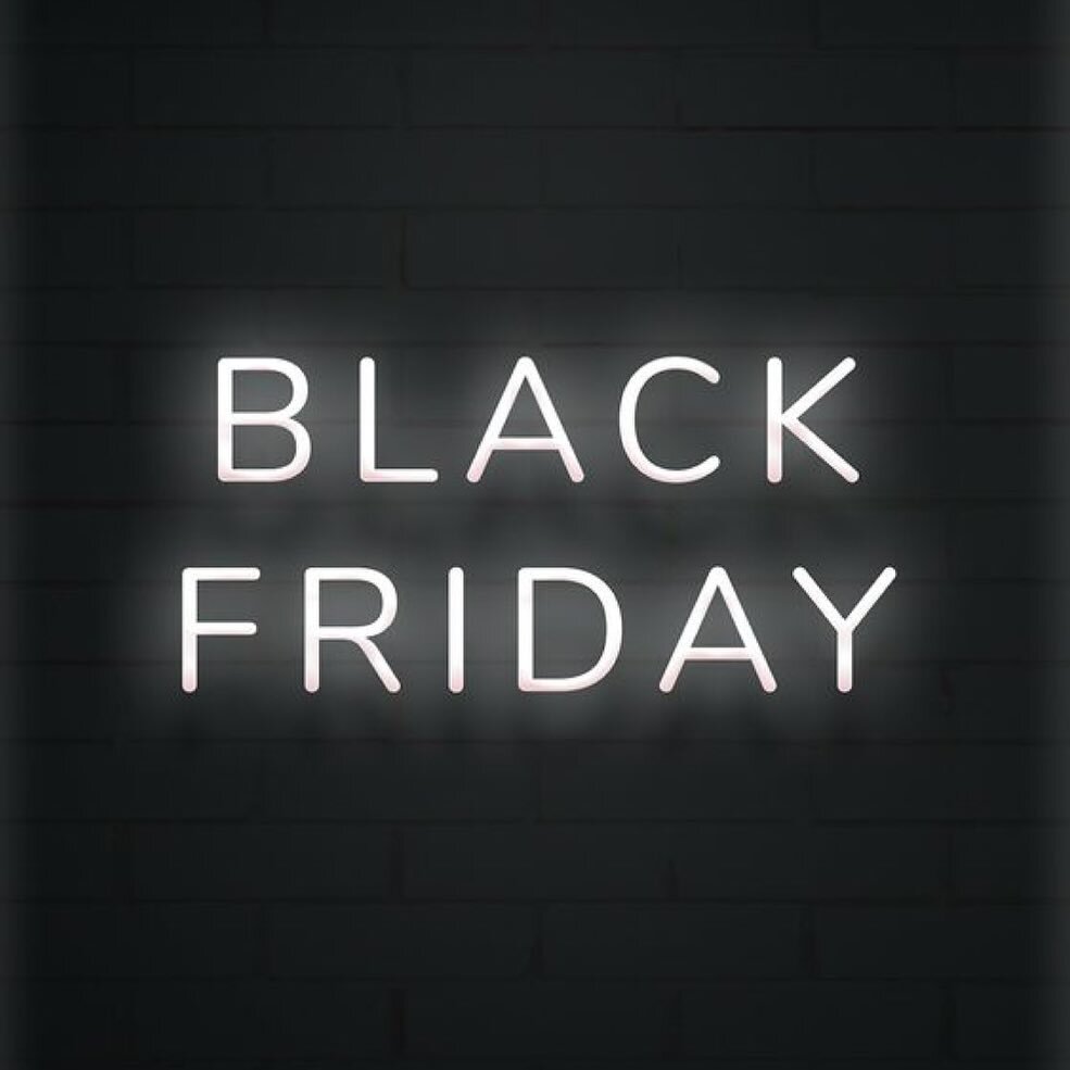 Are you ready for the Black Friday ? 
@crow_official__ 
.
.
.
.
.
#blackfriday #mood #love #shopping