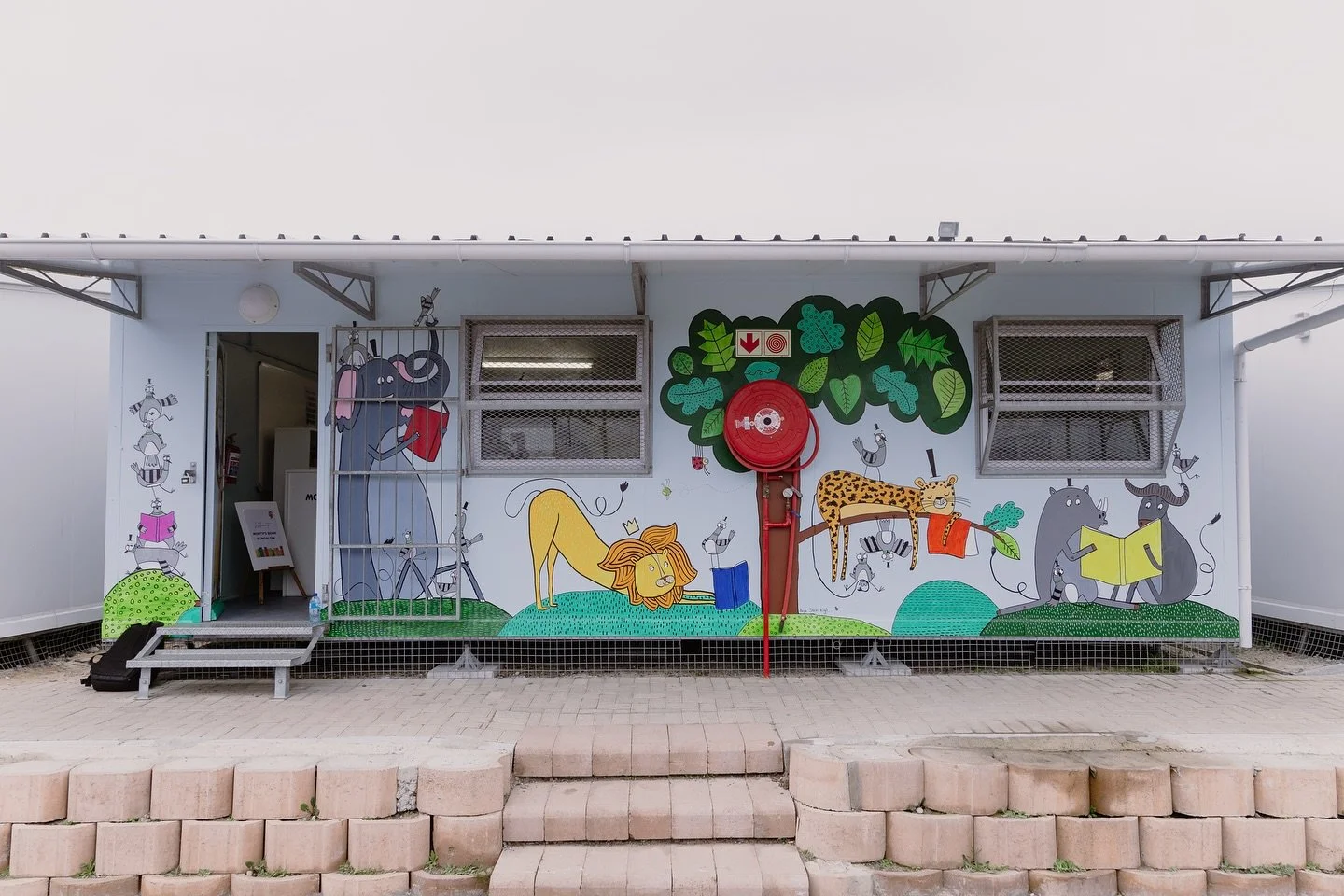Look what you all did!!! @thebookerycpt has launched its 100 library 😍

About 2 months ago, you all generously donated R50k+ and then it was incredibly matched by @sygniagroup and their employee book club! R100,000 went from this incredible communit
