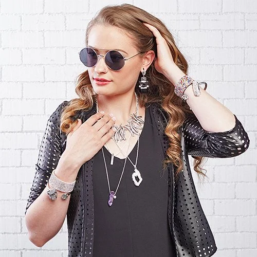 184073_zulilydebutsantorinidesign_hp_2016_0505_km1_1462327396.jpg