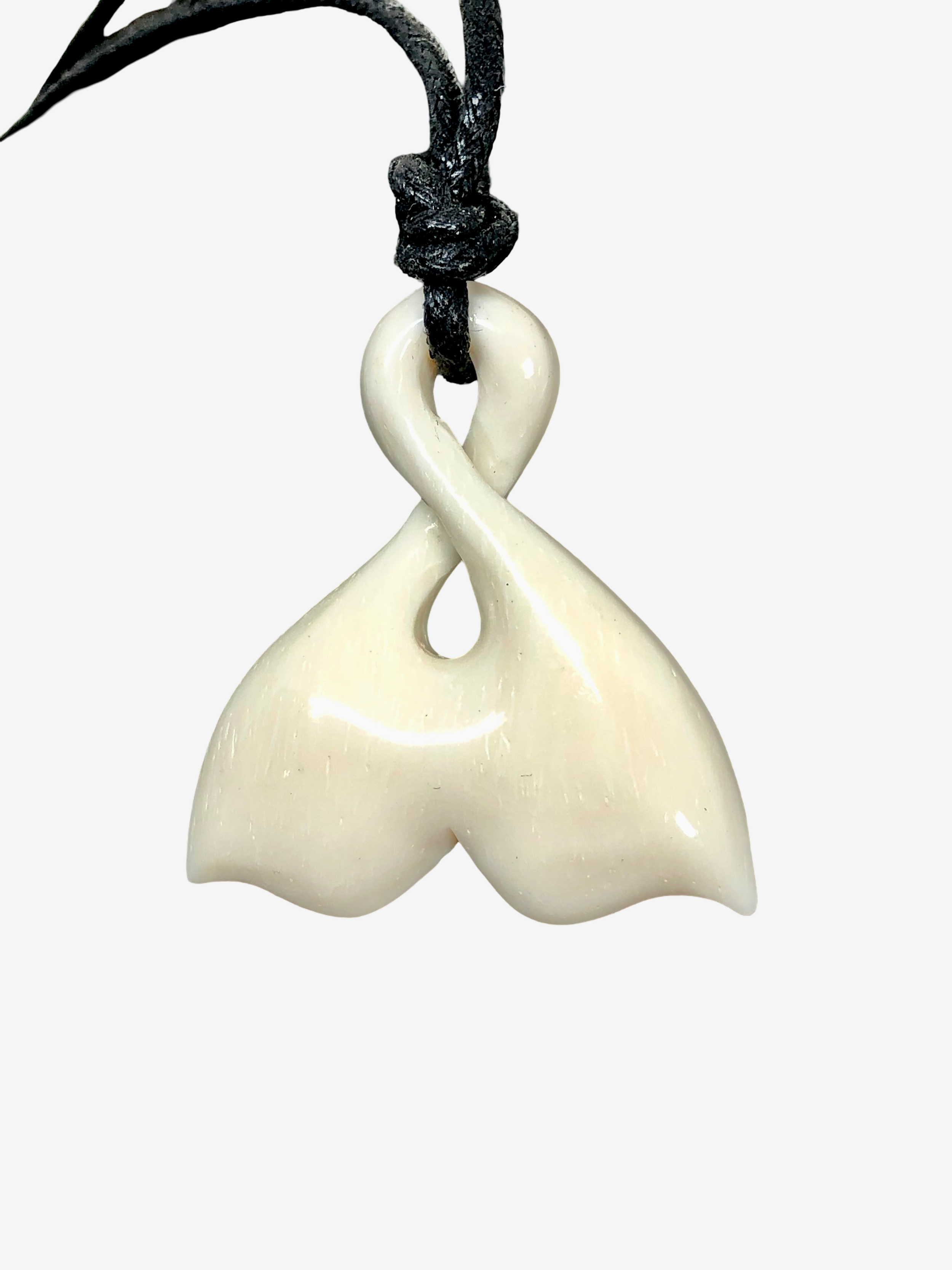 MURI PARAOA Pendant