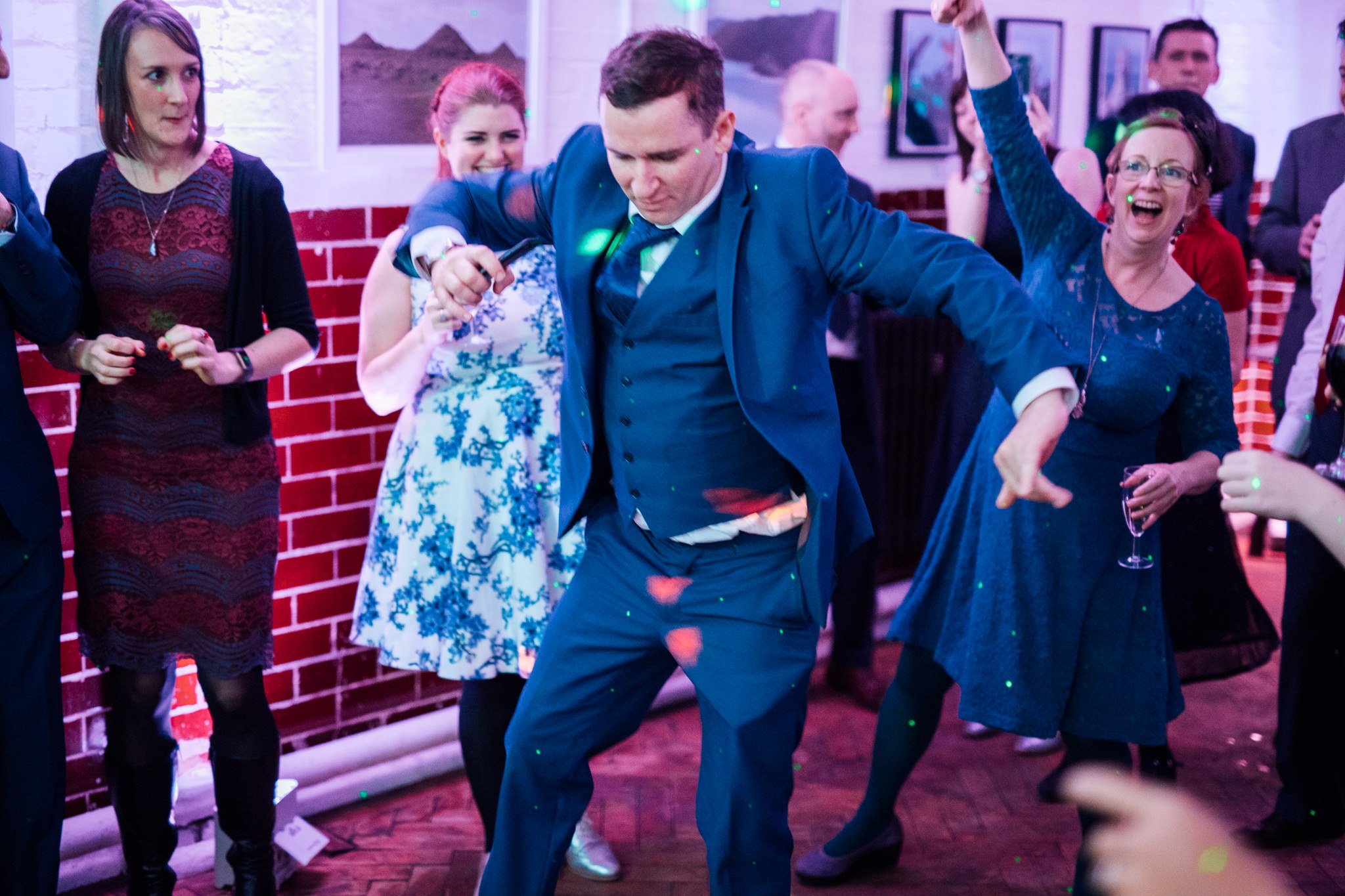  Wedding guests dancing 