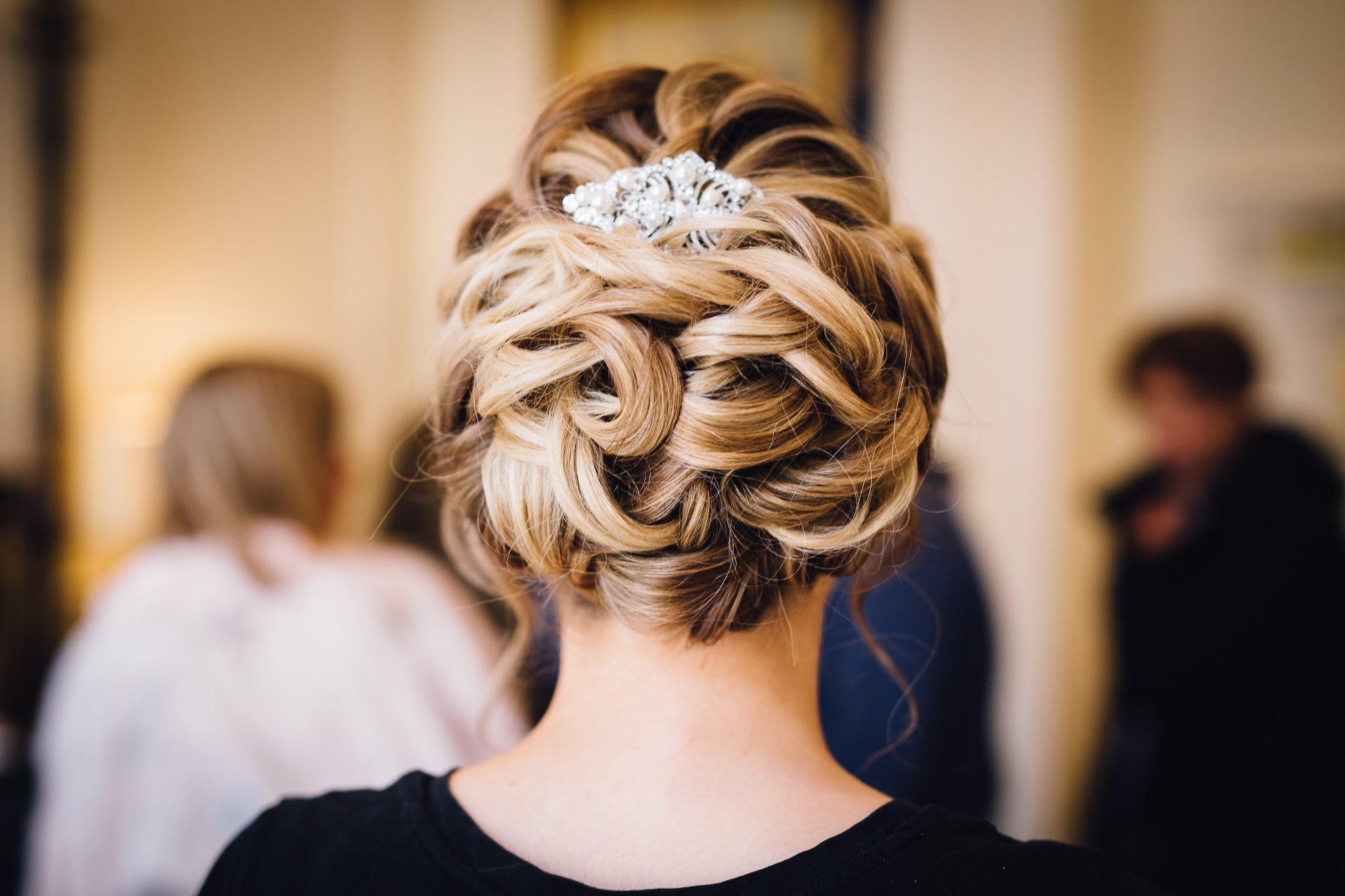 Back of the Bride’s hair 