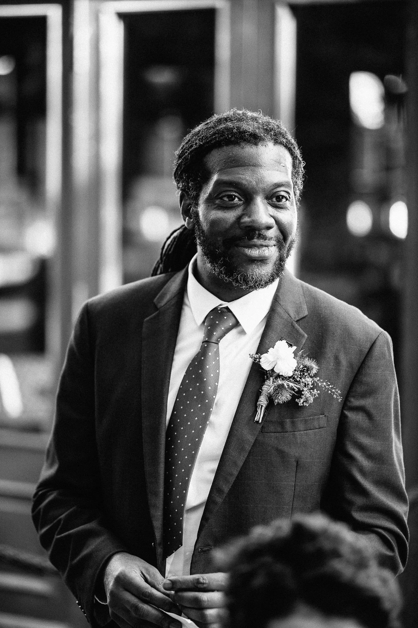  Guest gives a speech 