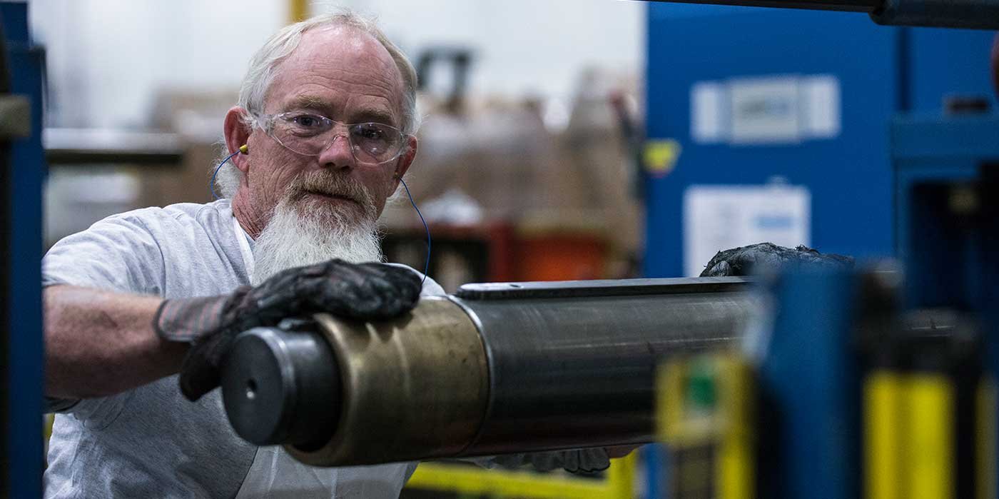 manufacturing-engineer-precision-machining-hero.jpg