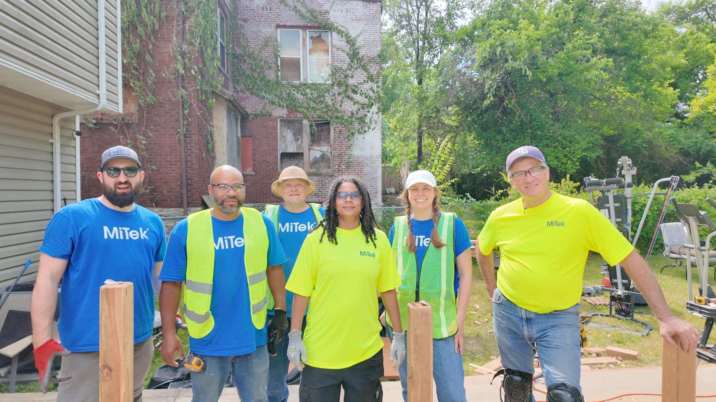 MiTek group photo_CUBU_0526.JPG