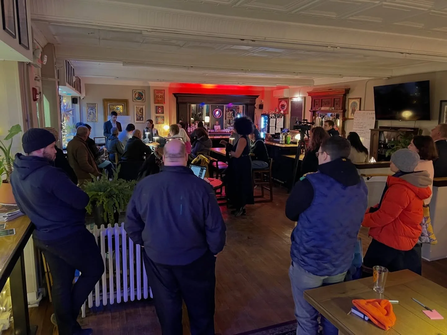 Strong turnout and collaborative community conversation last night with @feinforauditor and @deirdreforalbany at their Snow Emergency &amp; Response Listening Session in Center Square.

Everyone who came out shared honest feedback and offered suggest