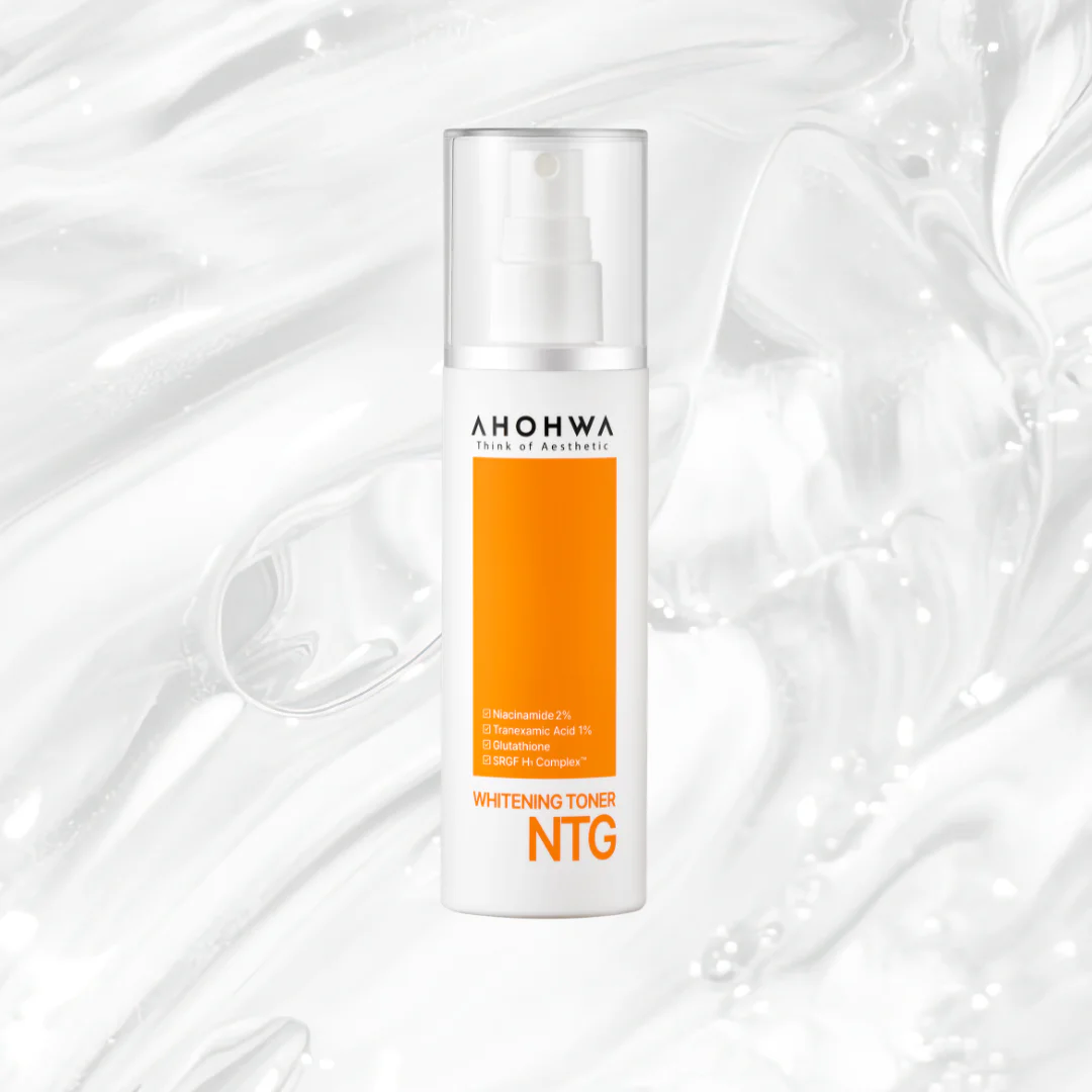 Fine micro-mist spray dispersion of Ahohaw NTG Whitening Toner Mist with Niacinamide and Tranexamic Acid