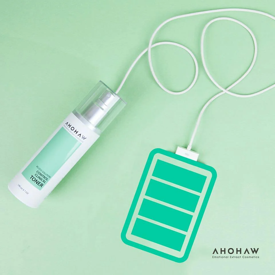 Fine micro-mist spray application of Ahohaw Control Clinical Toner for soothing breakouts