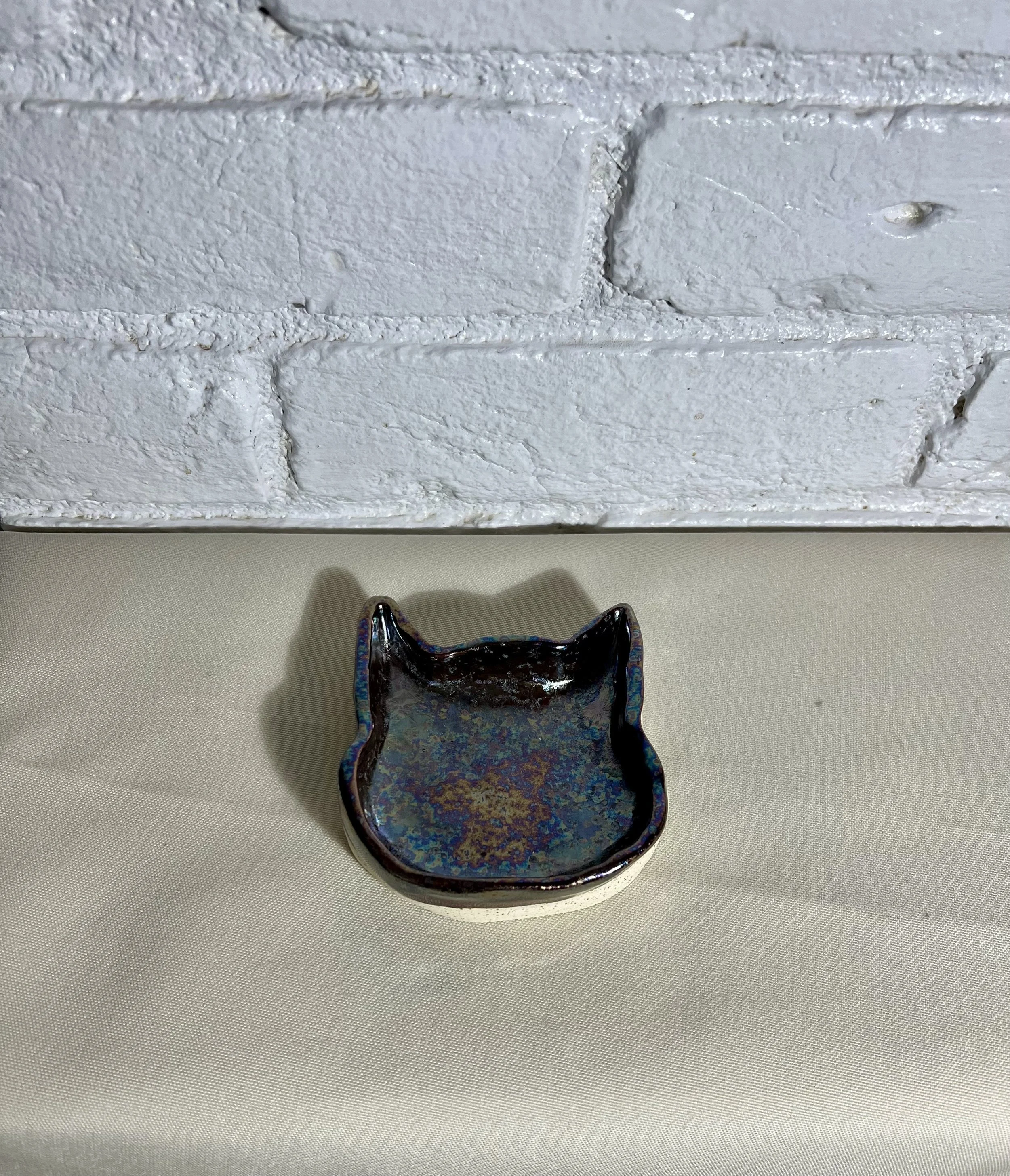Oil Slick Cat Dish