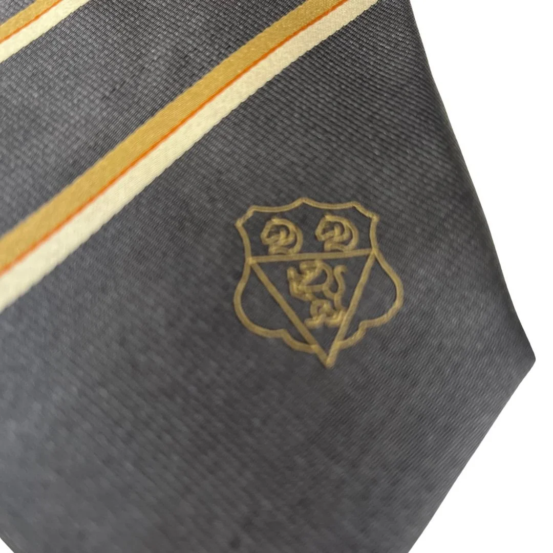 tie close up.jpg