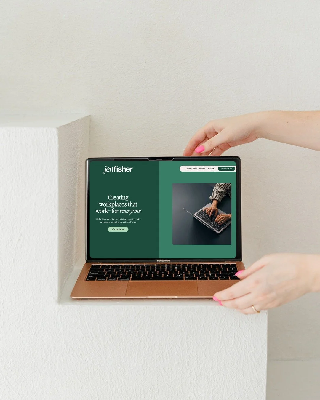 @jenfish23's website copy is finally getting its LONGGGG overdue flowers!! 💐

One of my absolute favourite copy projects of 2025, if not ever!! Working with Jen was so incredibly fun!

In preparation for her upcoming book, Hope Is the Strategy (whic