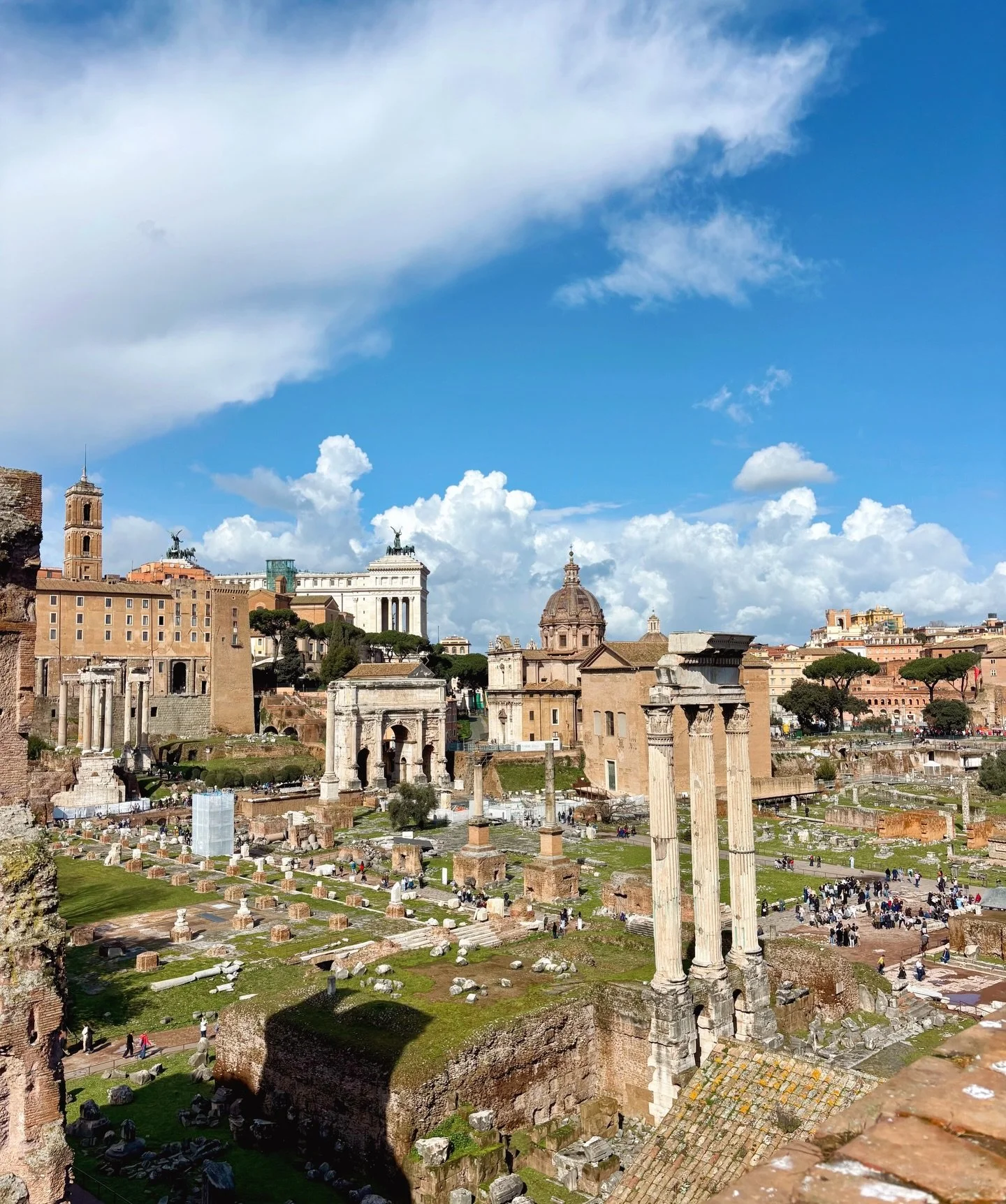 72 Hours in Rome 🇮🇹 
Here&rsquo;s how I would spend the perfect day in Rome as a luxury travel advisor! ✨

Rome is one of those cities you can visit again and again and still discover new restaurants, charming cappuccino spots, and hidden gems.

A 