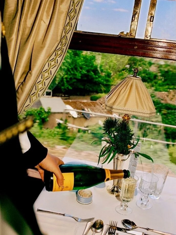 Looking for something beyond the typical summer itinerary? ✨

Champagne in hand, English countryside beyond the window, and a reminder that sometimes the journey is the destination.

British Pullman by Belmond. 

@belmond 
@belmondbritishpullman 

#l