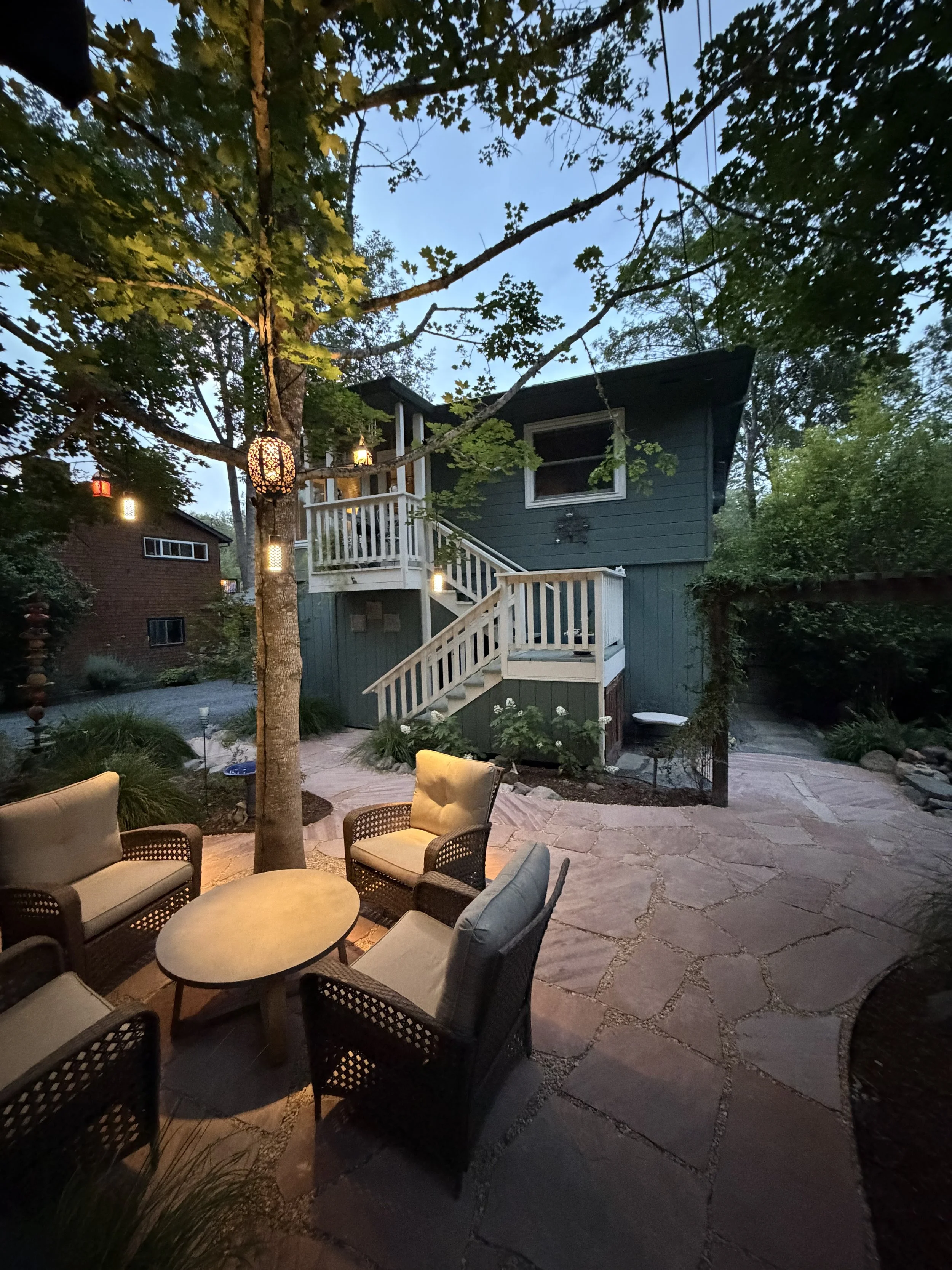 Flagstone vs. Pavers: Which Is Best for Your Sonoma County Landscape?