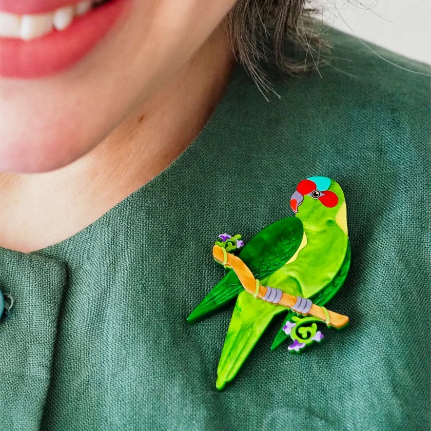 BHEM112 Musk Lorikeet Brooch  (1).JPG