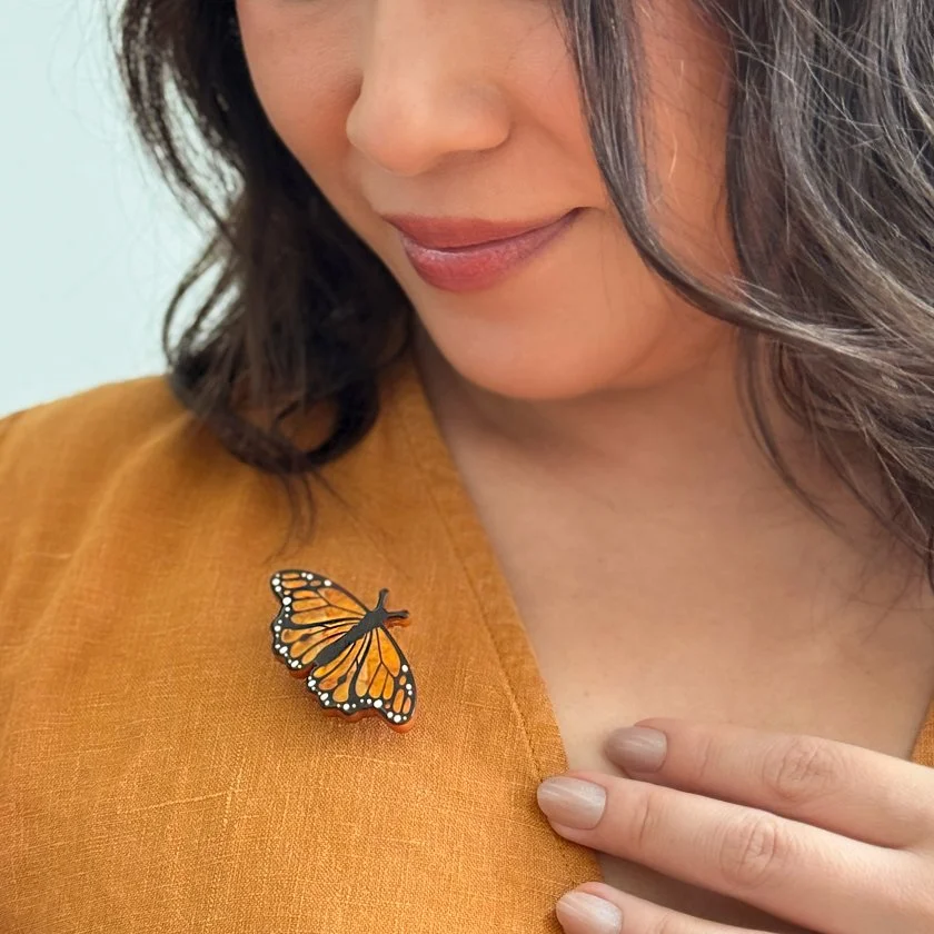 EBDY103 Monarch Butterfly Simplified Mini Brooch (2).JPG