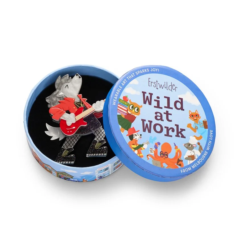 BHEK119 Howl Shredder Brooch-3.JPG