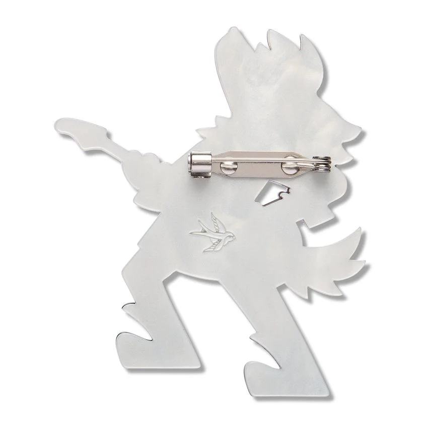 BHEK119 Howl Shredder Brooch-2.JPG