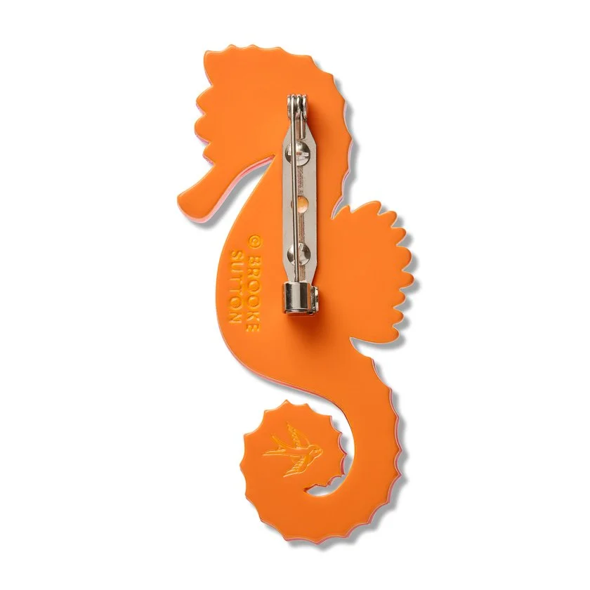 BHEC111 Kuu Wanana Brooch-2.JPG