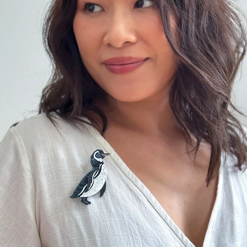 BHDY111 Galapagos Penguin Brooch (1).JPG